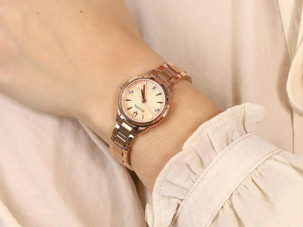 Bulova 97P151 II Sutton con diamantes para dama en tono rose gold