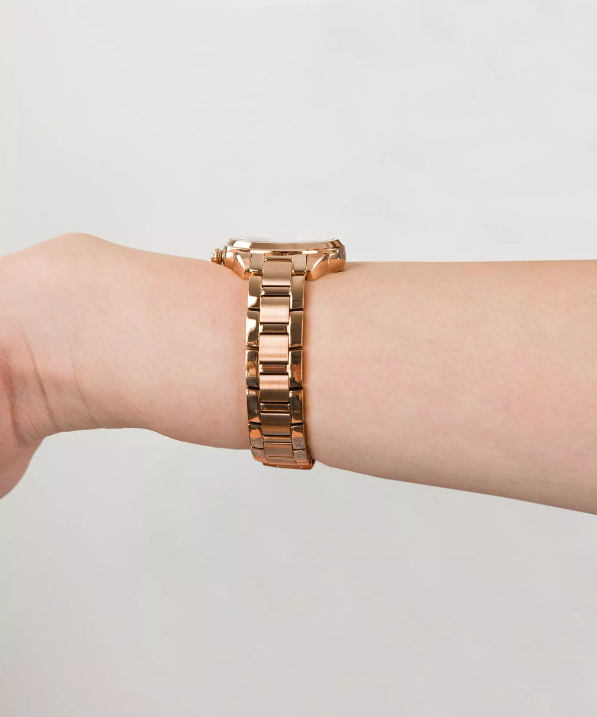 Bulova 97P151 II Sutton con diamantes para dama en tono rose gold